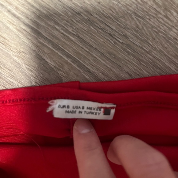 Soft Comfy Red Slit Midi Dress - Picture 4 of 4